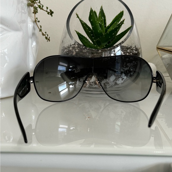 Authentic Versace Woman’s Sunglasses - Picture 2 of 8